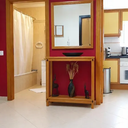 With 2 Bedrooms Near Appartement *